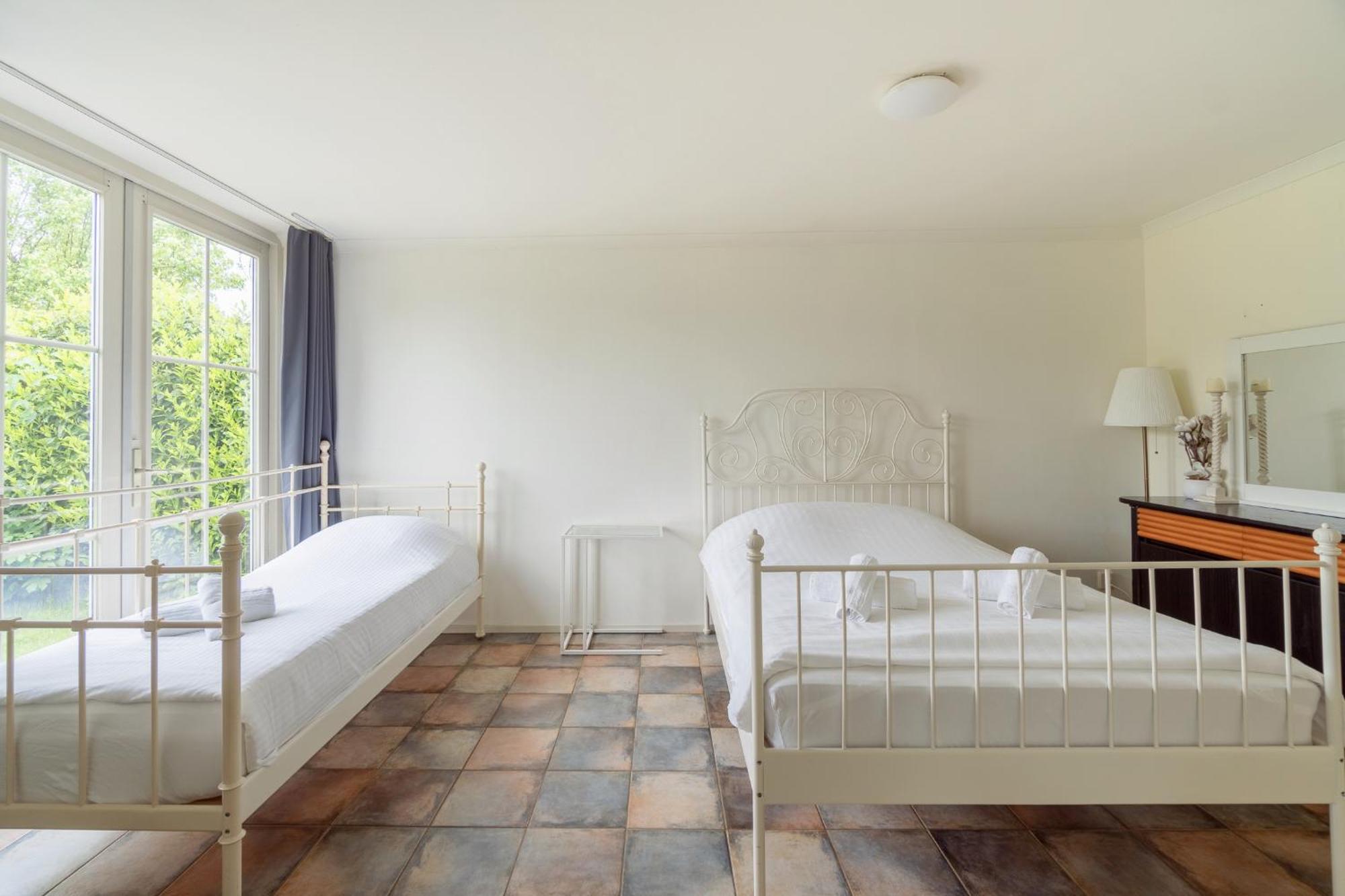 Comfort Villa For 8 People Zeewolde Esterno foto