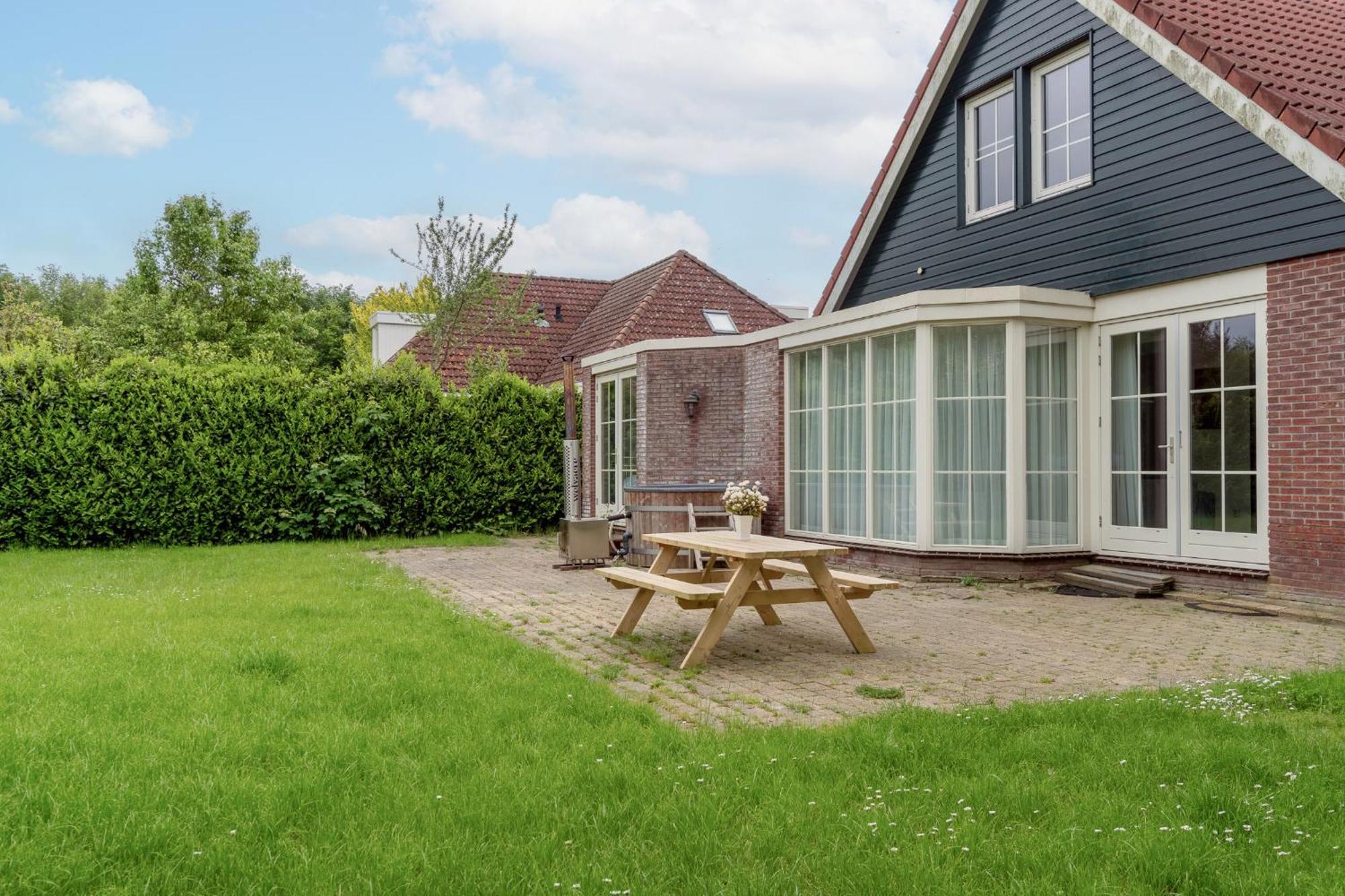 Comfort Villa For 8 People Zeewolde Esterno foto