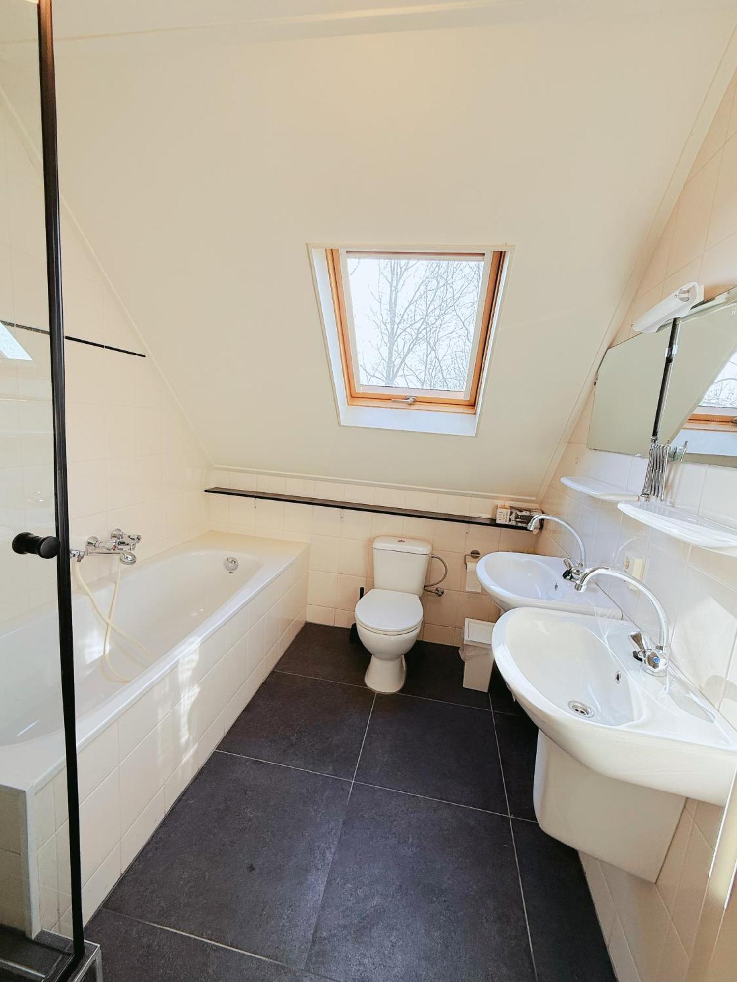 Comfort Villa For 8 People Zeewolde Esterno foto